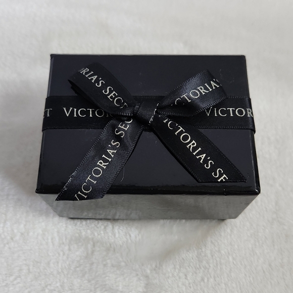 Victoria's Secret VS Gold Toned Scandalous Rhinestone Cuff Hinged Bracelet NWT - Picture 8 of 9